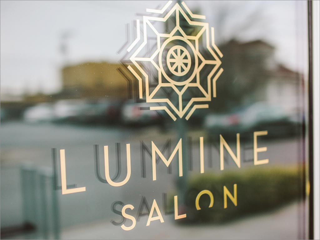 美國Lumine Salon美容美發(fā)沙龍店面玻璃防撞貼設(shè)計(jì)