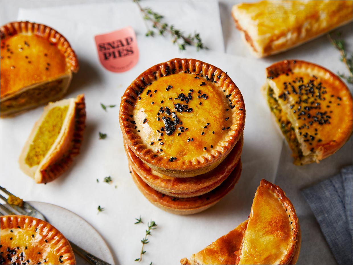 英國(guó)Snap Pies植物性素食餡餅食品包裝設(shè)計(jì)之實(shí)物照片